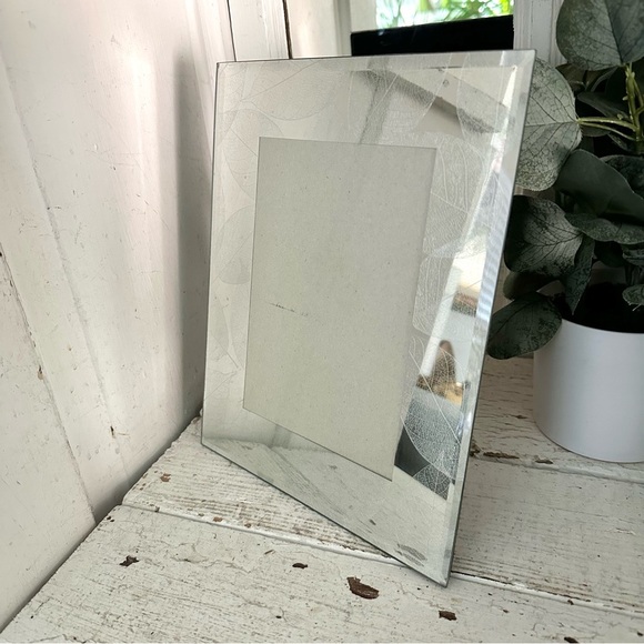 Mirrored Leaf Print Picture Photo Frame 5”x7” Opening Tabletop Silver Boho - Picture 7 of 11